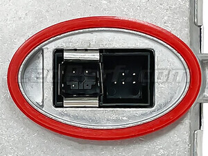 Zoom on the connector of the Xenon ballast for Jeep Cherokee (V)