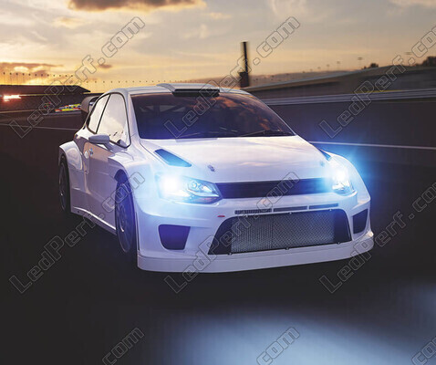 Illuminated car headlights equipped with Osram Xenarc Cool Blue Boost D3S Xenon bulbs 7000K - 66340CBB-2HB